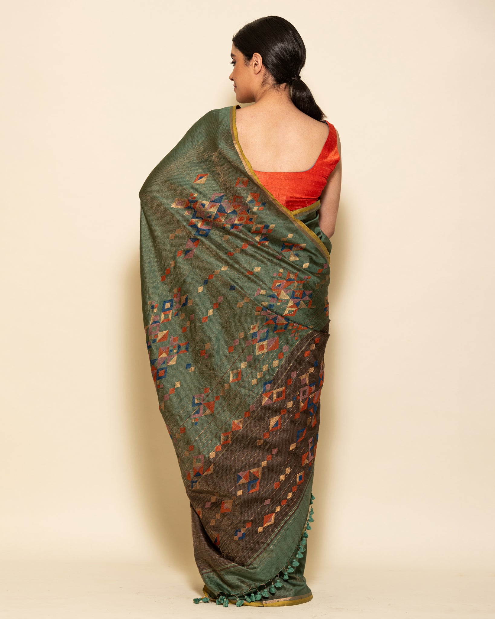 Shoowa 6 Saree