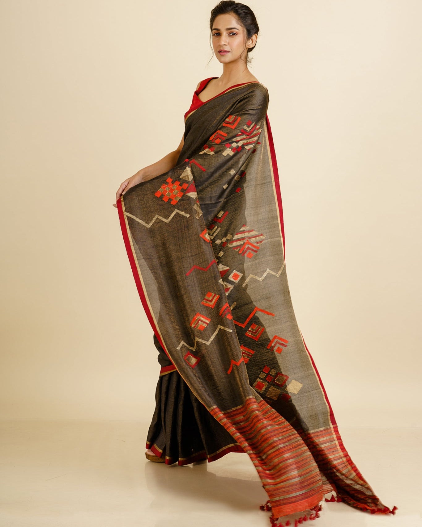 Shoowa 3 Saree