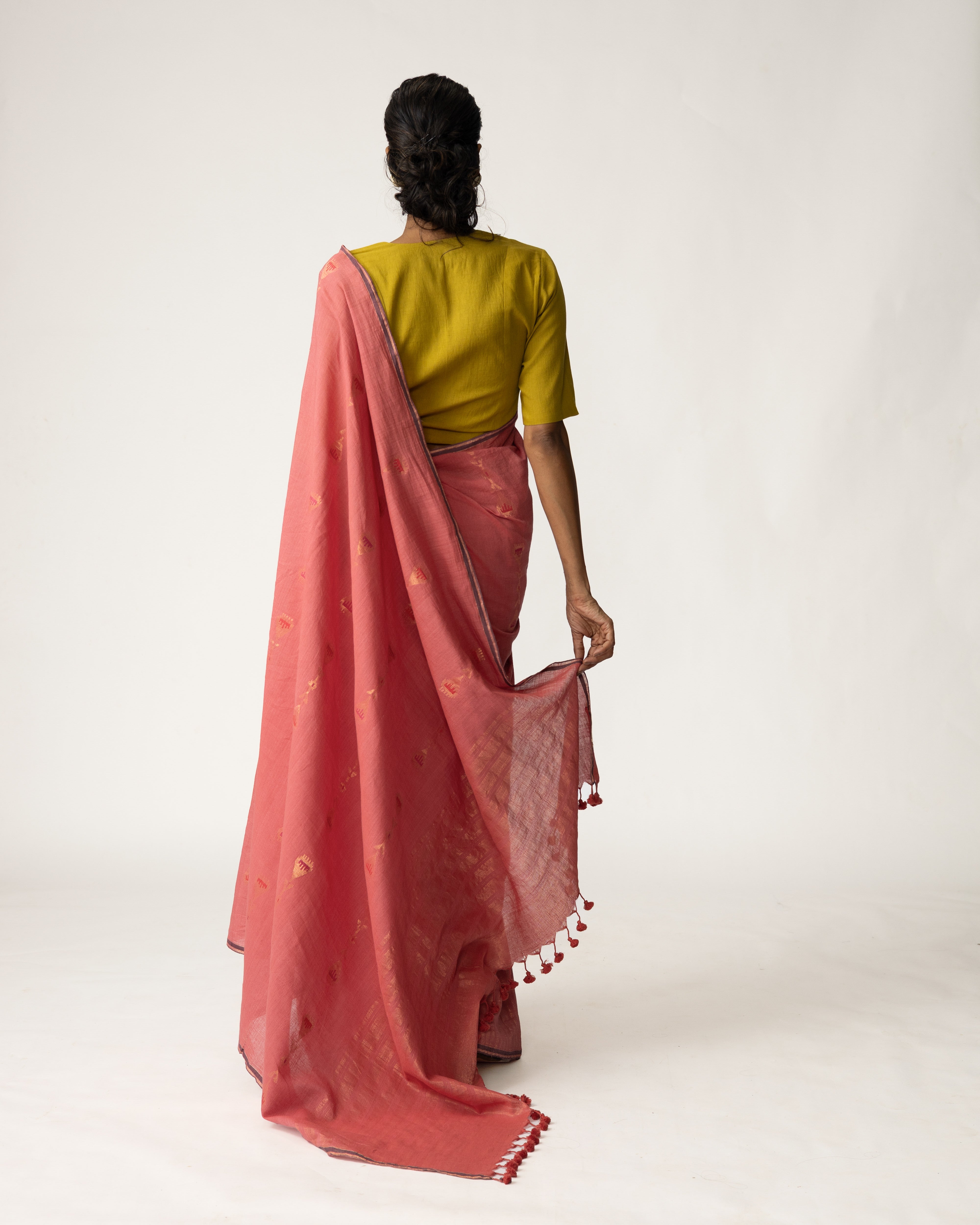 Neel Kusum Saree
