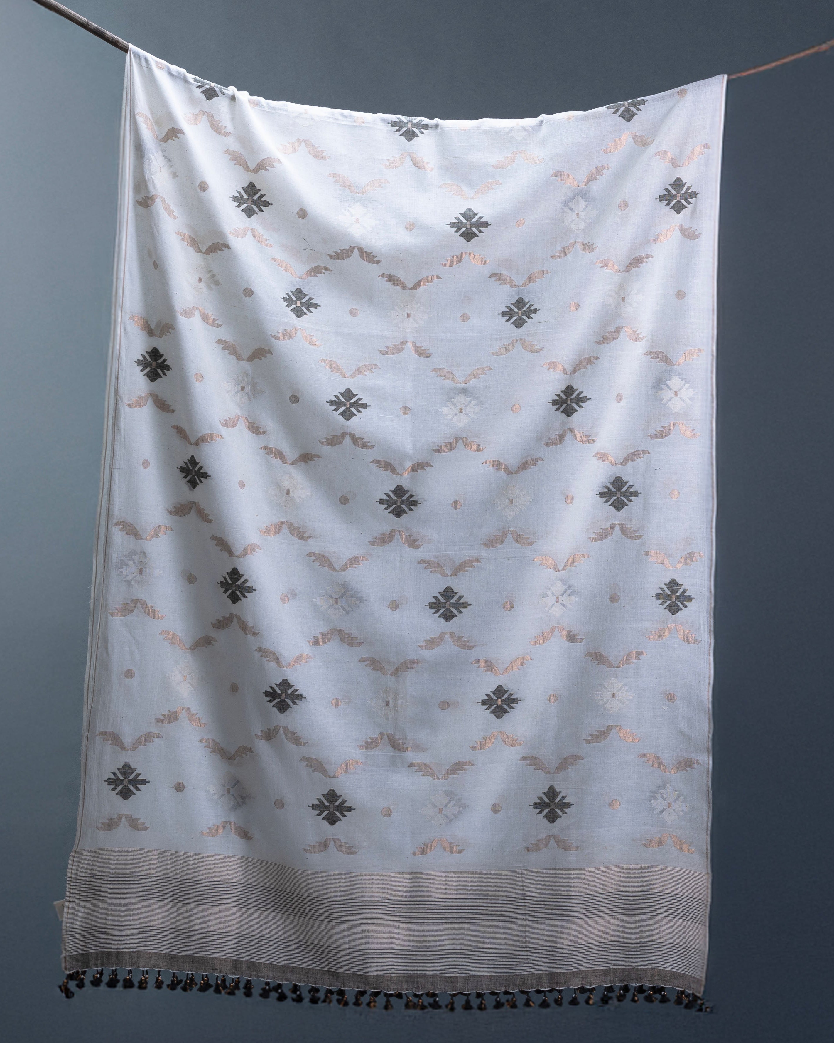 Paatijaal Phool Dupatta