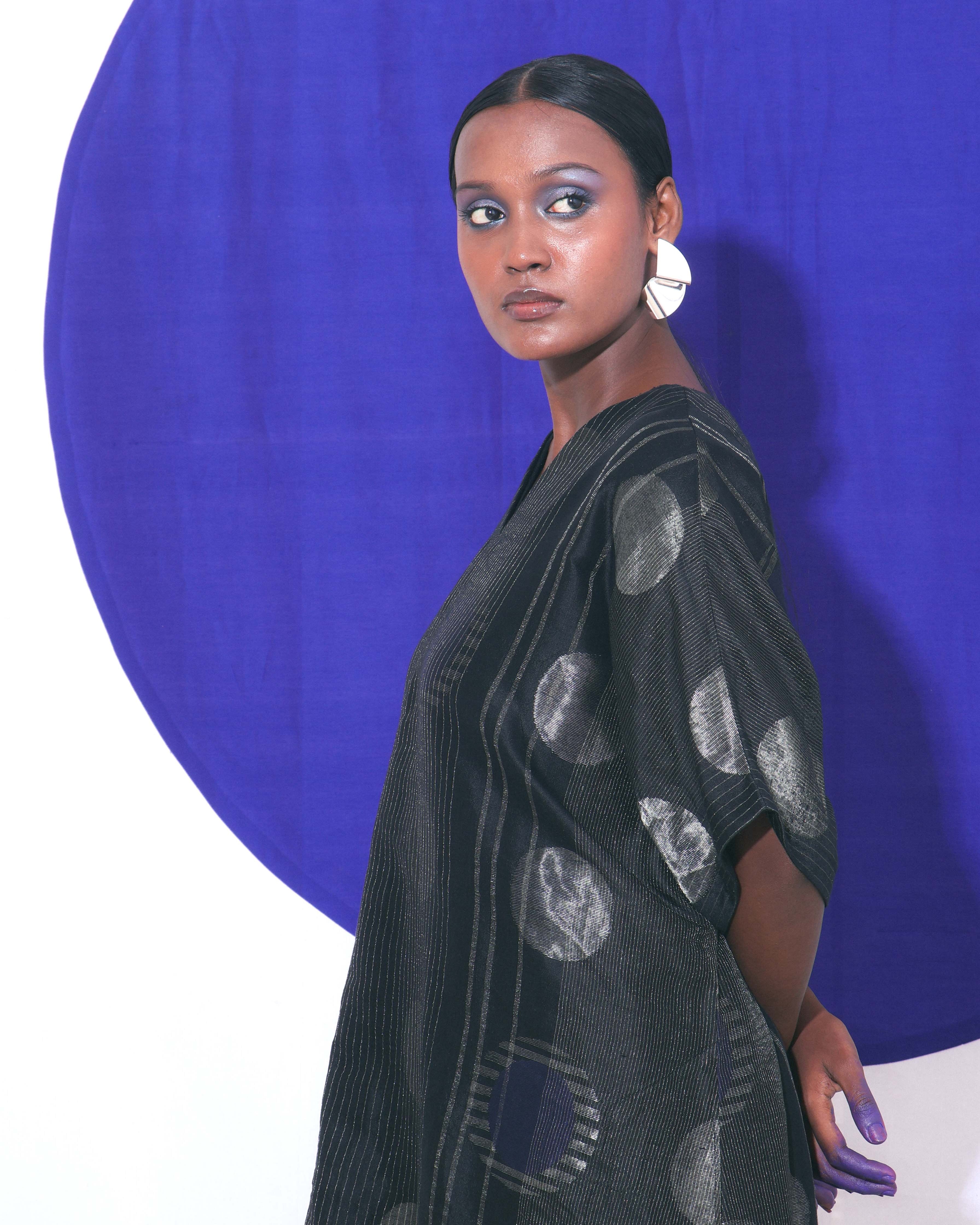 Shoonyata Multiple Circle V Neck Kaftan