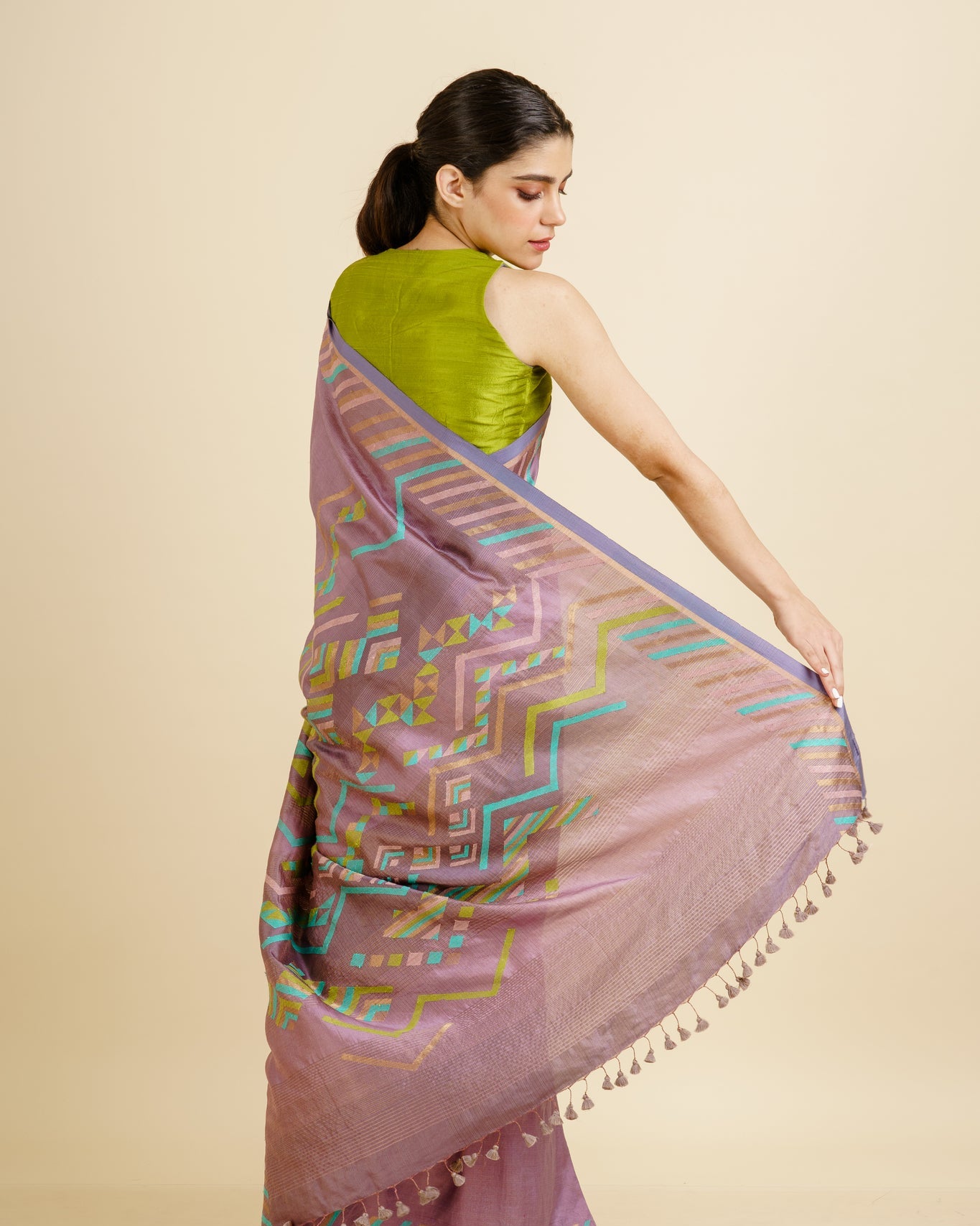 Shoowa 4 Saree