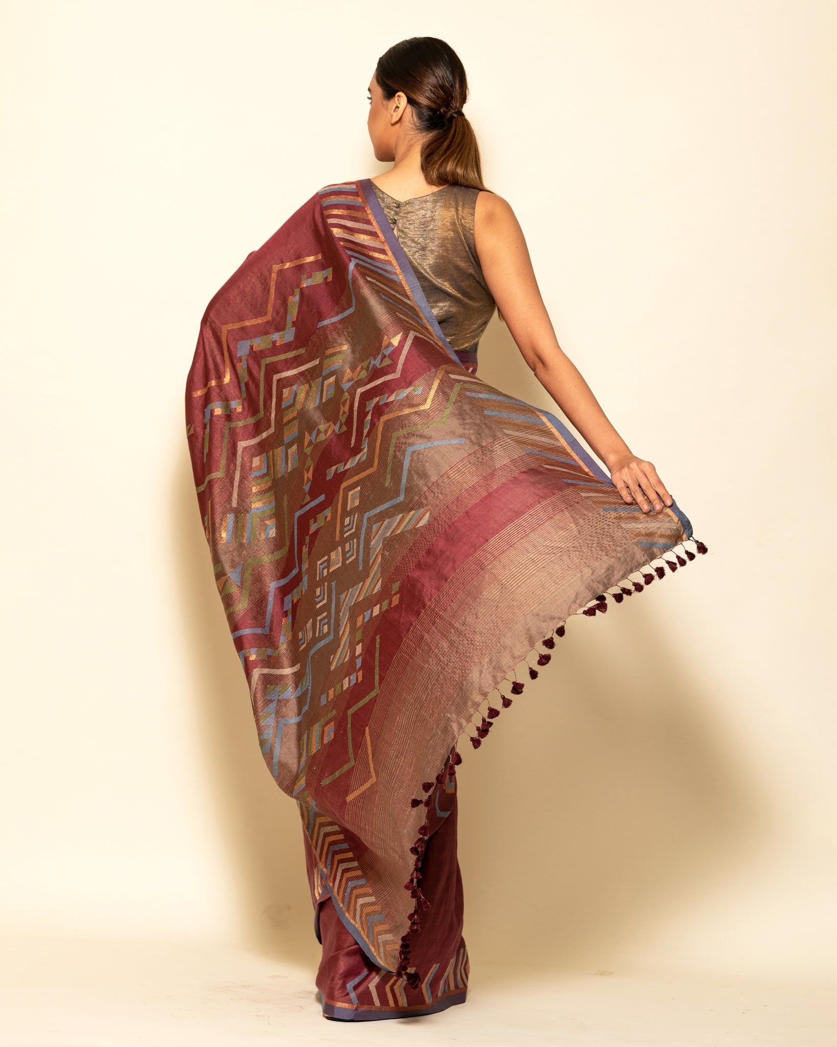 Shoowa 4 Saree